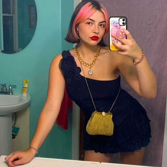 Meet your Posher, Violet - Picture 3 of 3